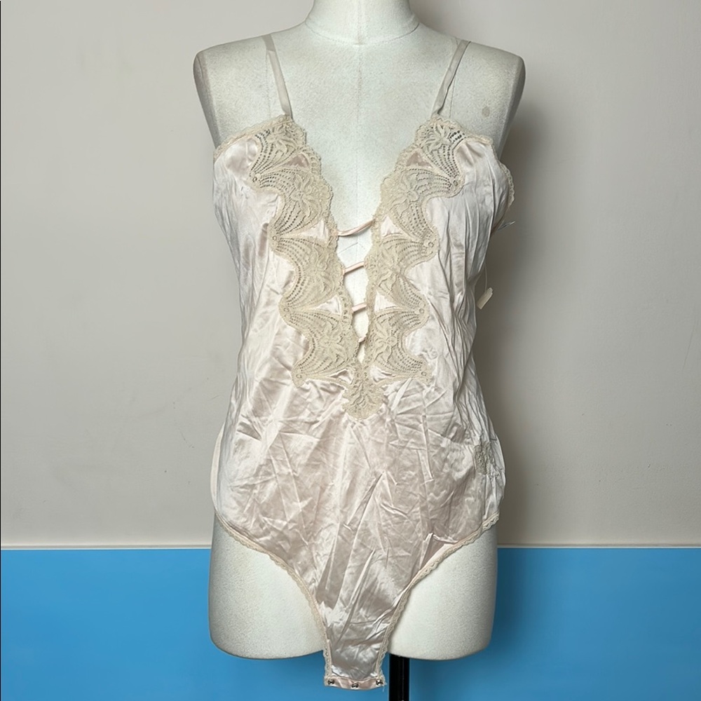 Elegant Cream Lace Chemise windy rose nylon vintage size M